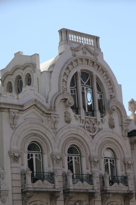 Av Fontes Pereira de Melo 28 (metro Lx) 7263.jpg