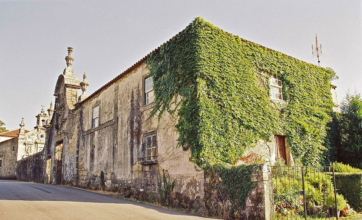 Casa Grande de Romarigães - Paredes de Coura - Portugal (148717143).jpg