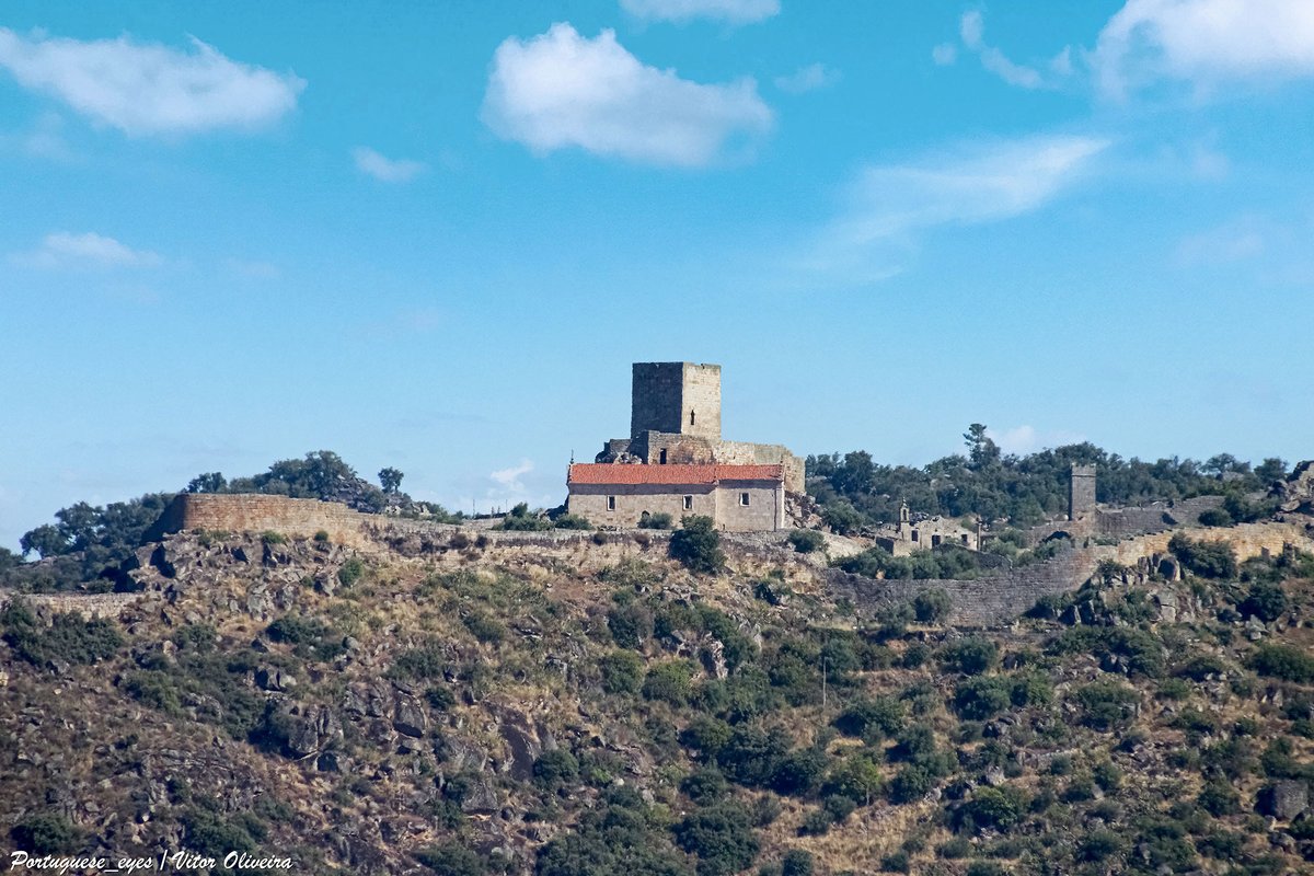 Castelo de Marialva - Portugal (51355199749).jpg