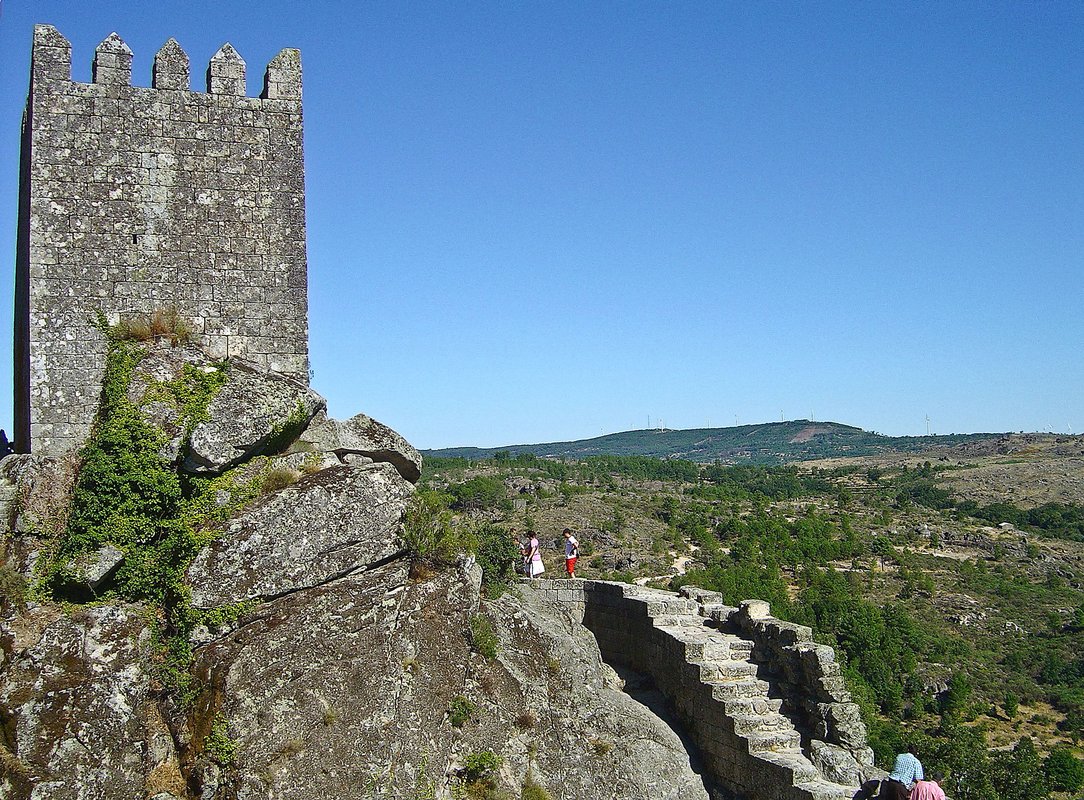 Castelo de Sortelha - Portugal (4112989372).jpg
