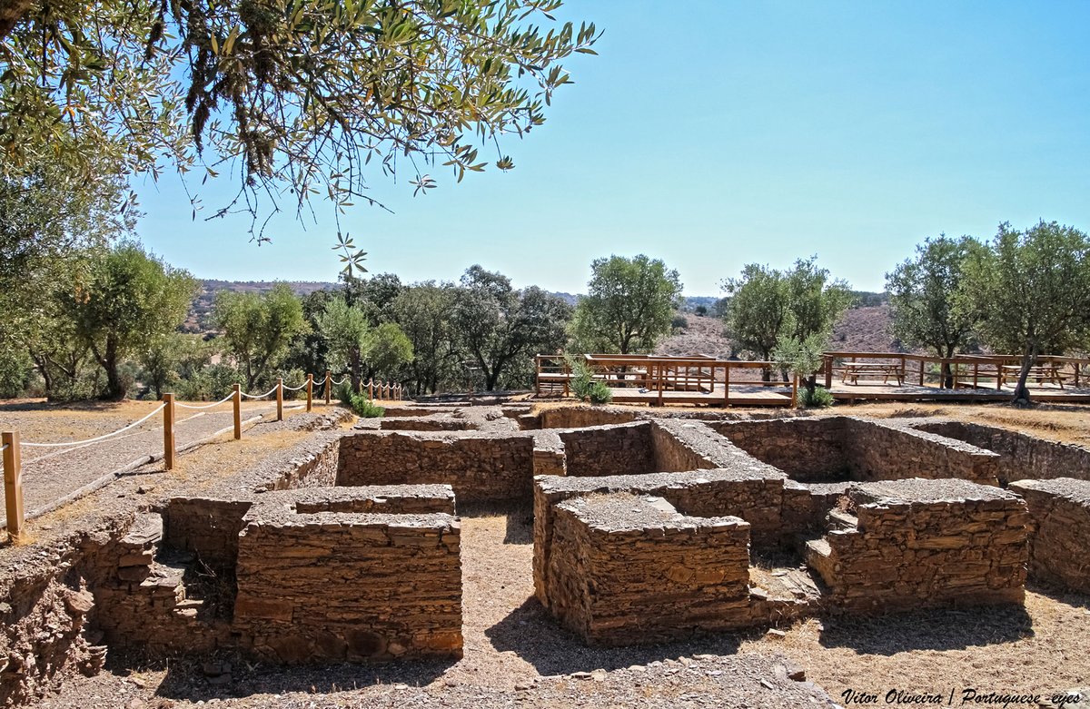 Estação Arqueológica de Mesas de Castelinho - Portugal (52498996582).jpg