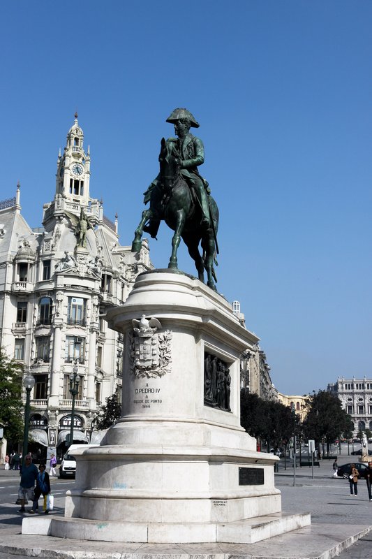 Estatua Equestre D. Pedro IV, Aliados.jpg