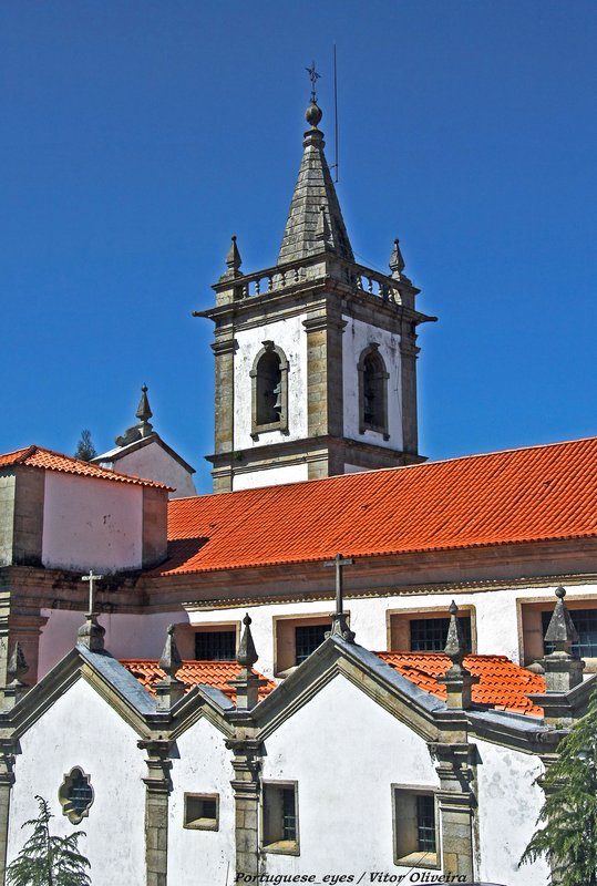 Igreja Matriz de Ponte da Barca - Portugal (4912561383).jpg