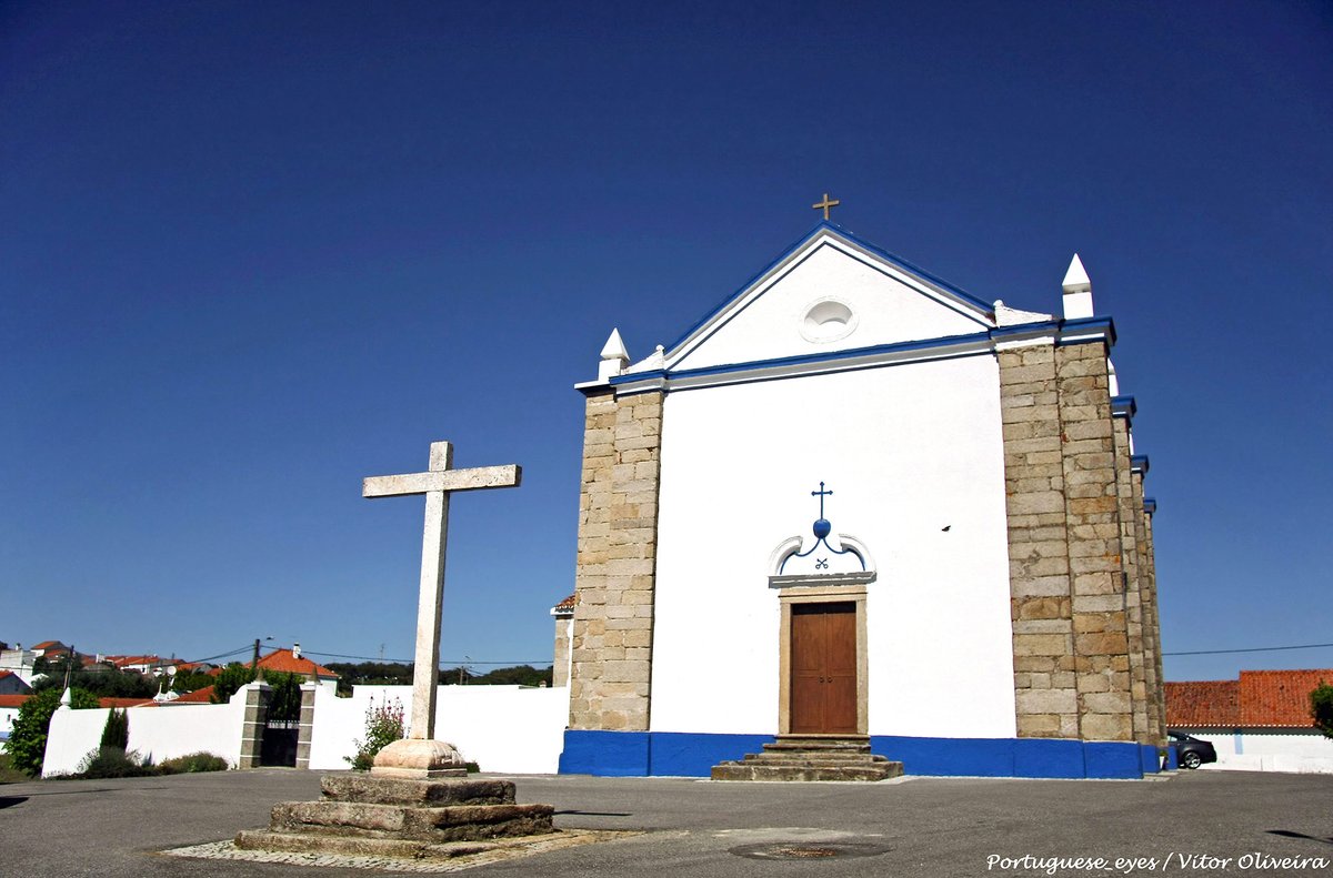 Igreja de São Pedro da Gafanhoeira - Portugal (21988890009).jpg