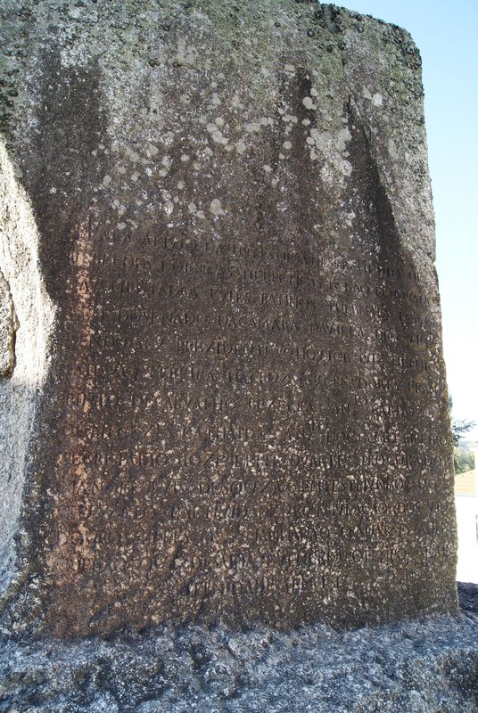 Lápide das Taipas (Ara de Trajano), Penedo de Trajano, Penedo da Moura ou Ara de Nerva.jpg