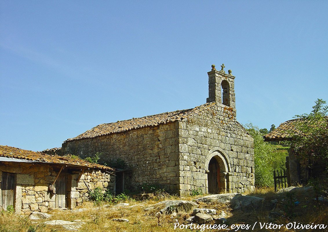 Mosteiro do Santo Sepulcro - Trancozelos - Portugal (9443355926).jpg