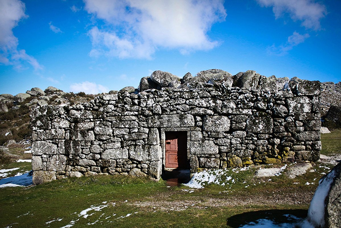 Muralha das Portas - Cinfães.jpg