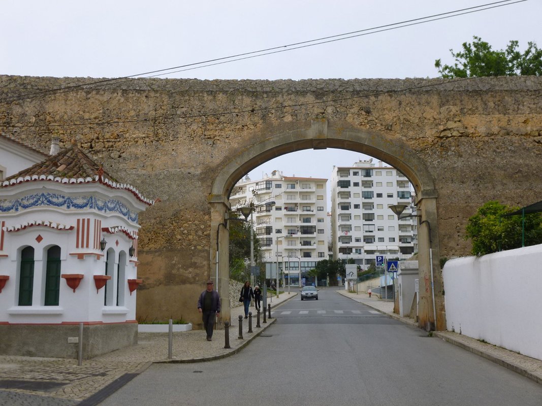 Muralhas de Lagos, Lagos, Portugal (26263774420).jpg