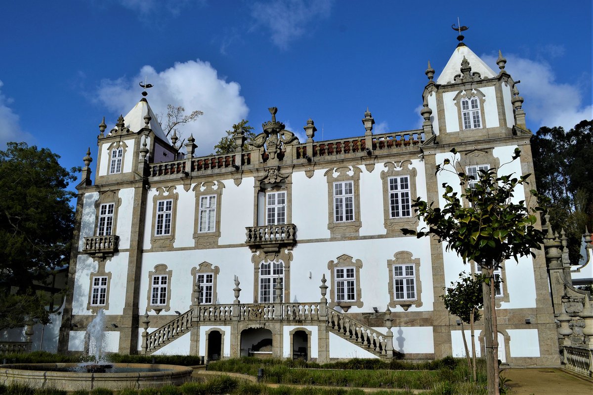 Palácio do Freixo no Porto Portugal Patricia Laraia.jpg