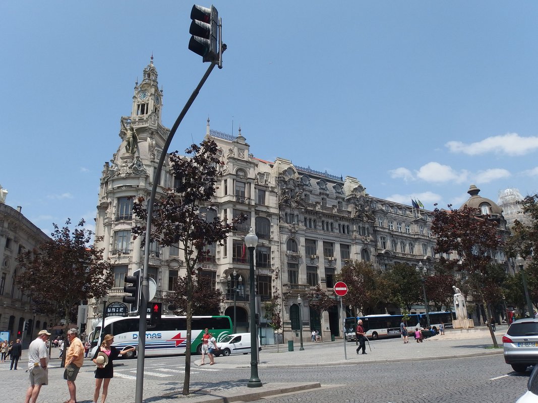 Porto, Praça da Liberdade (1).jpg