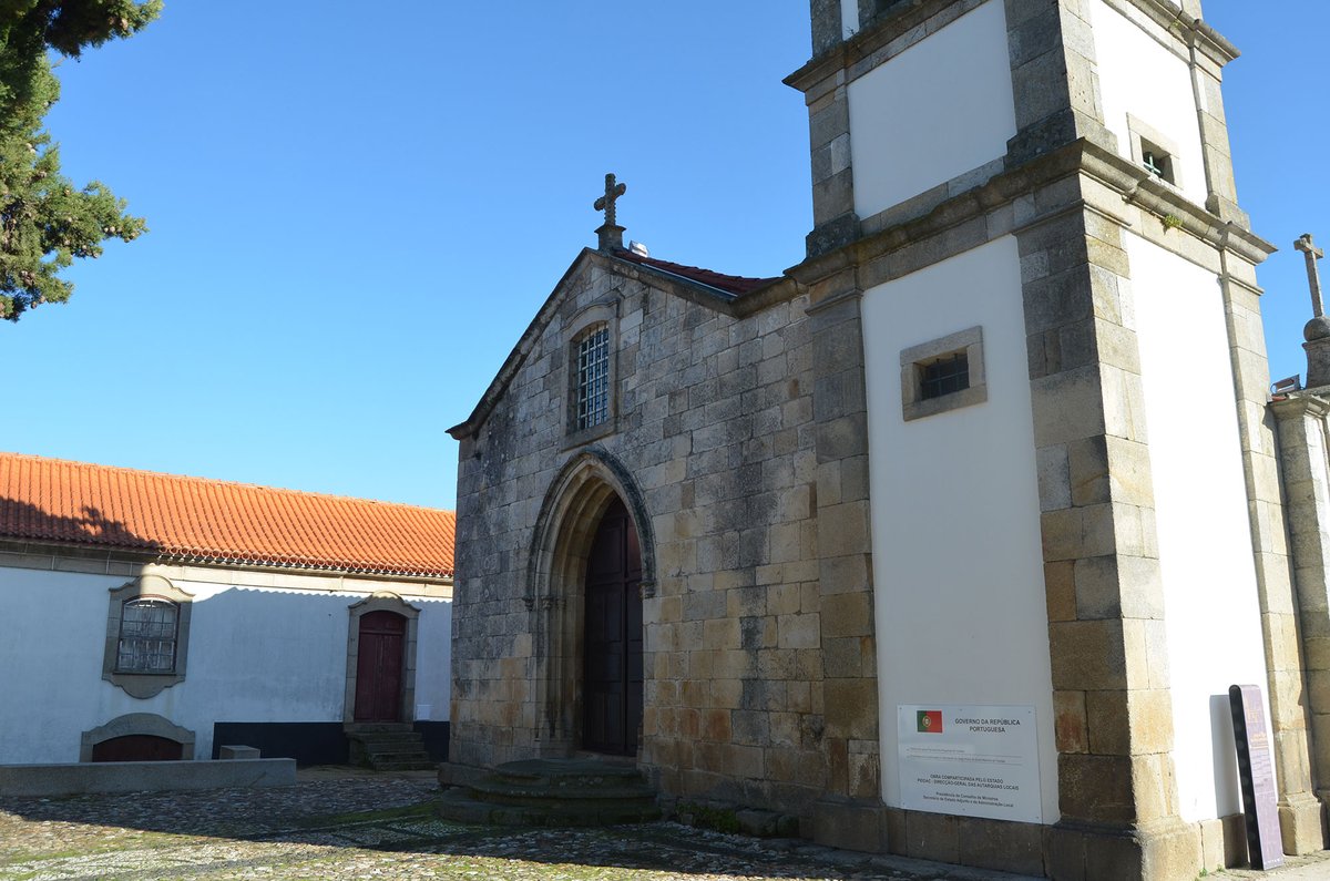 Santa Marinha de Trevões I (47984601352).jpg