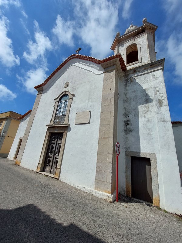Vista aproximada para Igreja de Nossa Senhora da Conceição (ou antiga Ermida de São Sebastião das Arieiras).jpg