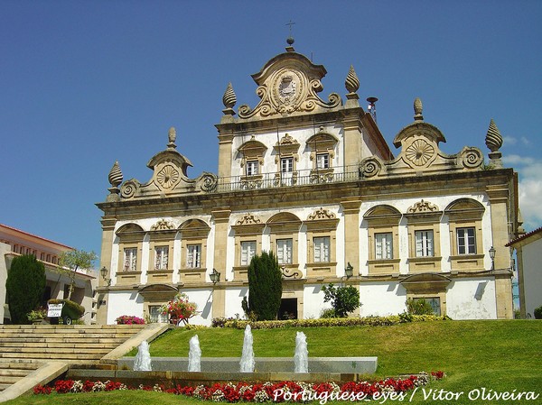 Antigo Paço dos Távoras - Mirandela - Portugal (6962778763).jpg