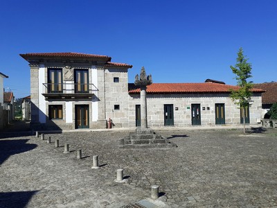 Pelourinho de Santa Cruz de Riba Tâmega