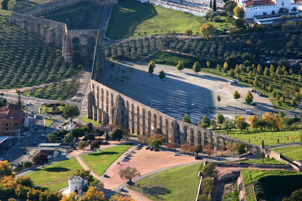 Aqueduto da Amoreira - Elvas Portugal.jpg