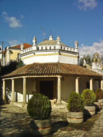 Capela de São Gregório - Tomar - Portugal (3059803354).jpg