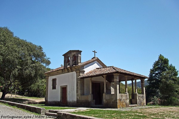 Capela de Santa Cruz - Guimarães - Portugal (14136957312).jpg
