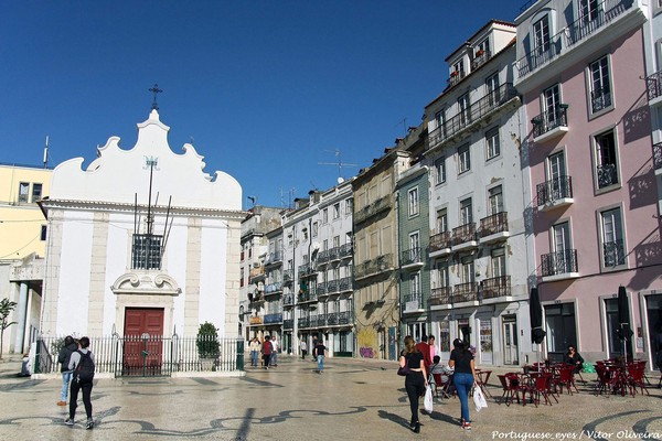Capelinha da Senhora da Saúde - Lisboa - Portugal (48381698732).jpg