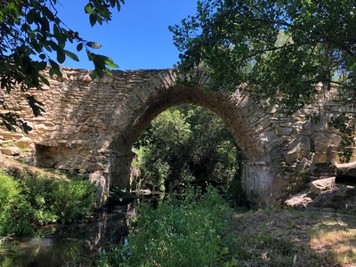 Calçada e ponte romanas na Catribana