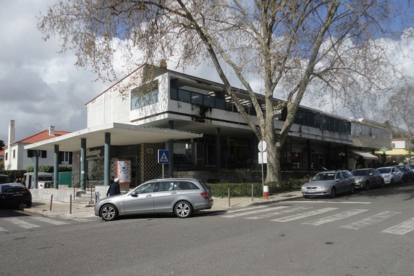 Centro Comercial Restelo Chorão Ramalho 01096.jpg