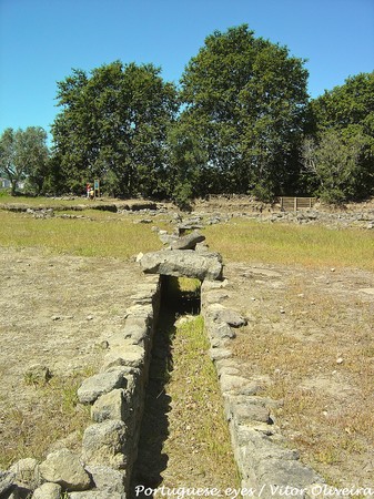 Citânia da Raposeira - Mangualde - Portugal (12125823796).jpg