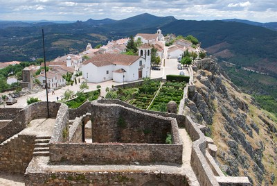Todo o aglomerado urbano sito dentro do perímetro do castelo e das muralhas de Marvão Marvão