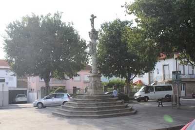 Cruzeiro de granito Santa Marta de Portuzelo