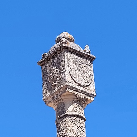 Detalhe do Pelourinho de Redondos 04.jpg