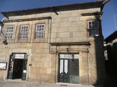 Prédio no Largo da Igreja de São Vicente, 1