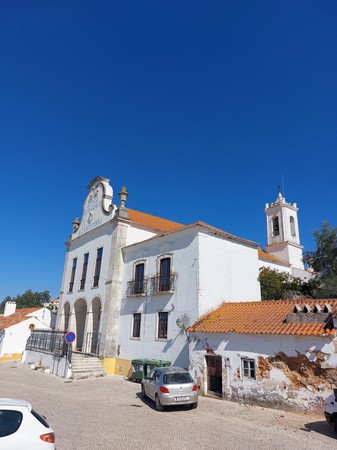 Enquadramento do adro da Antiga Igreja dos Terceiros de São Francisco vista da direita.jpg