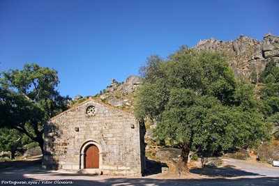 Capela românica de São Pedro de Vir à Corça