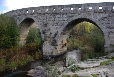 Ponte sobre o Rio Aguiar