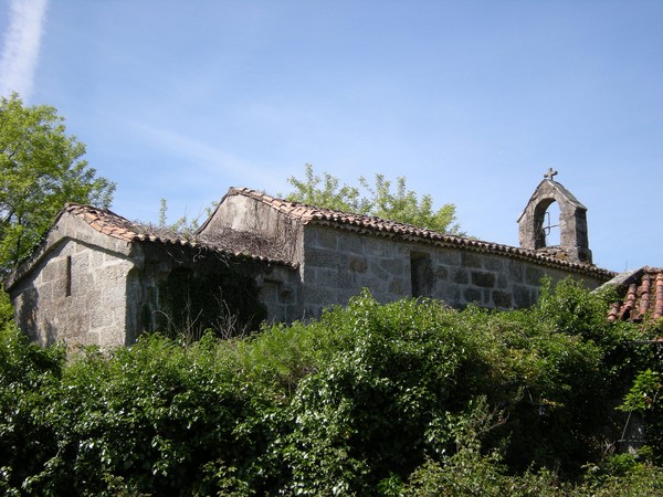 Exterior of Igreja Velha de São Cipriano de Tabuadelo 01.jpg
