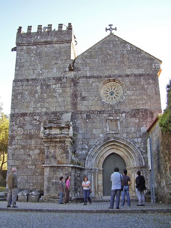 Fachada da Igreja do Mosteiro de Cete.jpg