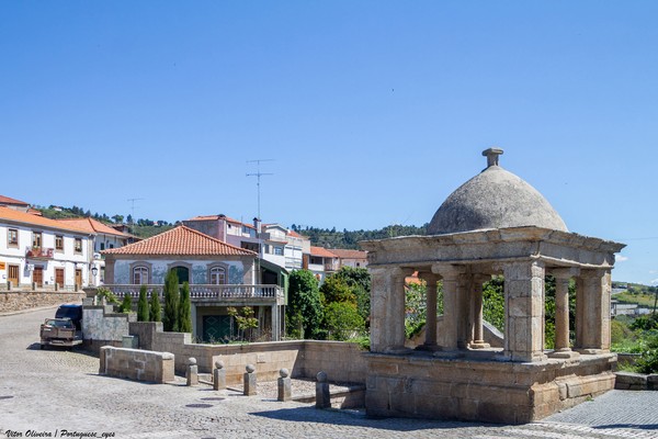 Fonte Romana de Vila Flor - Portugal 🇵🇹 (54543792874).jpg