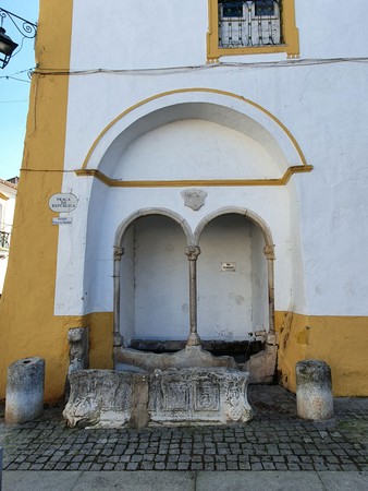 Fonte dos Escudeiros, Viana do Alentejo 02.jpg