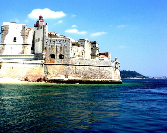 Forte de Santiago do Outão, Setúbal, Portugal.jpg