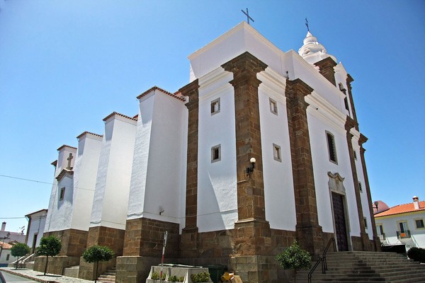 Igreja Matriz de Almodôvar - Portugal (6766201487).jpg