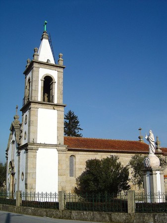 Igreja Matriz de Fataunços - Portugal (342311324).jpg