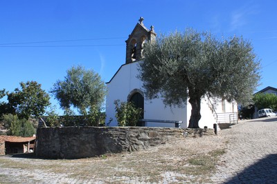 Igreja da Aldeia das Veigas
