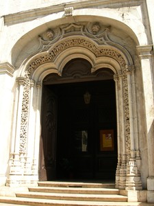 Portal principal da Igreja da Madalena