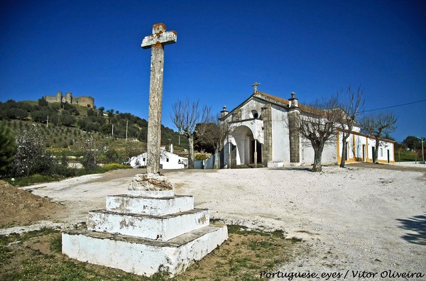 Igreja de São Pedro - Evoramonte - Portugal (5515568299).jpg