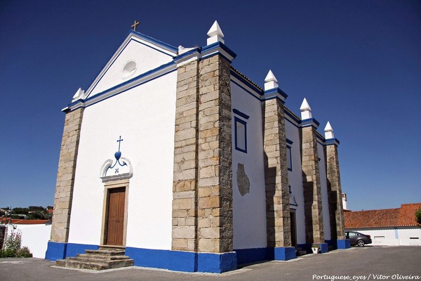 Igreja de São Pedro da Gafanhoeira - Portugal (19206061461).jpg