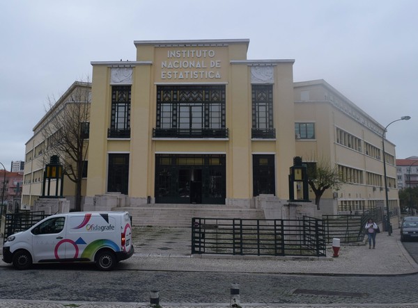 Instituto Nacional de Estatística - Lisbon (52739692926).jpg