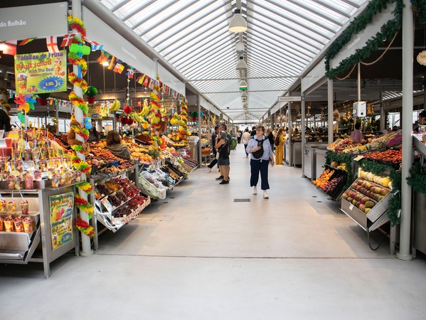 Mercado do Bolhão interno.jpg