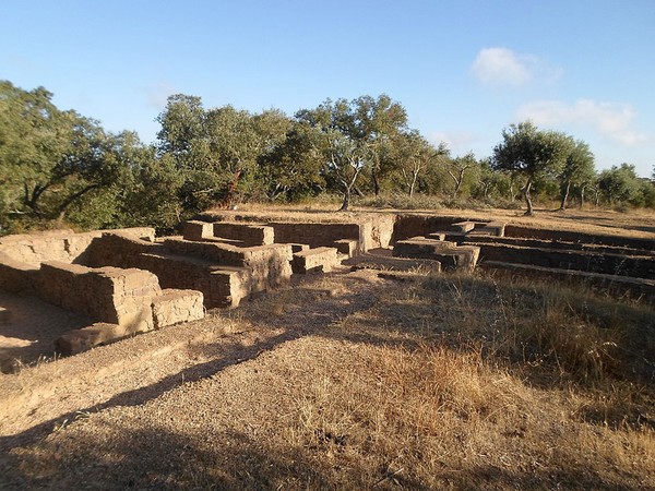 Povoado das Mesas do Castelinho
