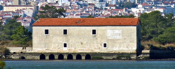 Moinho do Capitão - Amora - Portugal (51178202603) (cropped).jpg