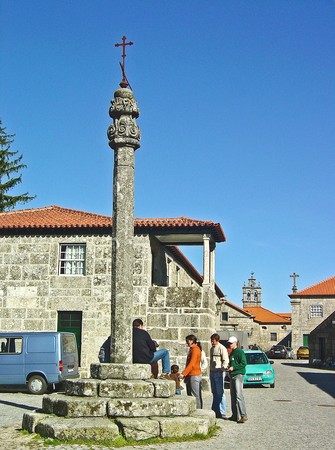 Pelourinho da Lapa - Portugal (3987074953).jpg