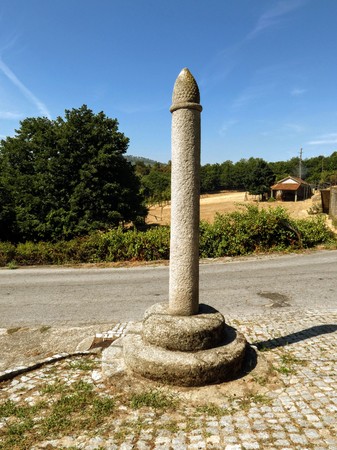 Pelourinho de Arneirós.jpg