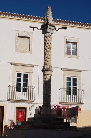 Pelourinho de Elvas SJ.jpg